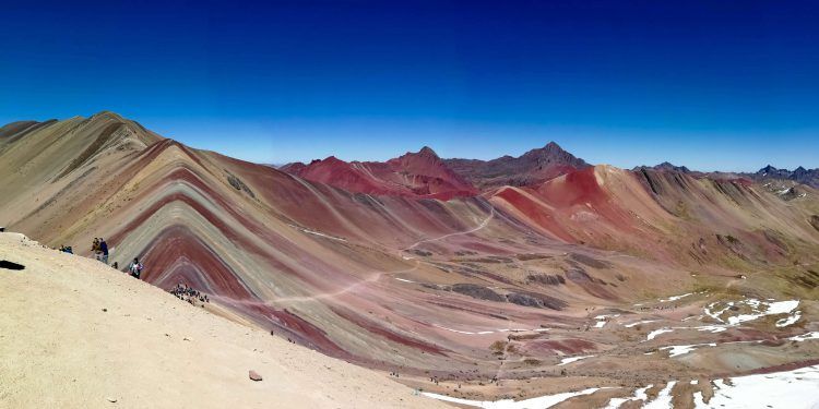 Dónde queda la montaña arcoiris