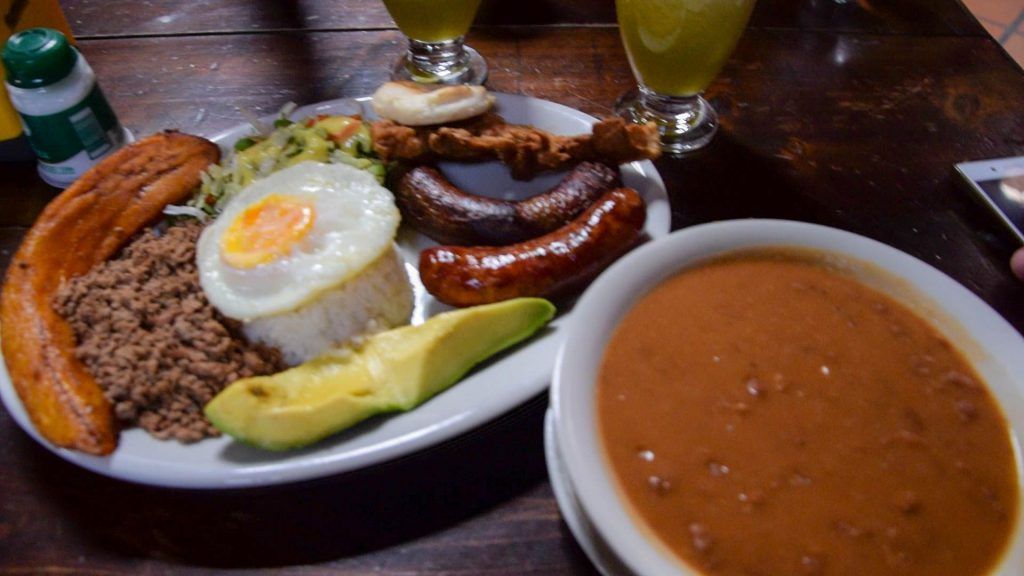 foto bandeja paisa